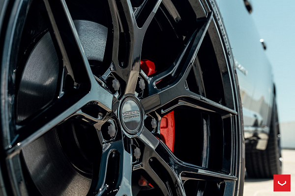 Фото дисков Vossen HF-5 Черный глянец на Jeep Grand Cherokee V