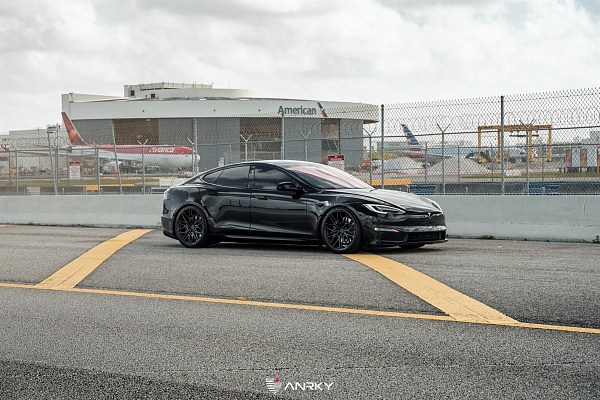 Фото дисков Anrky S1-X1 Черный сатин на Tesla Model S