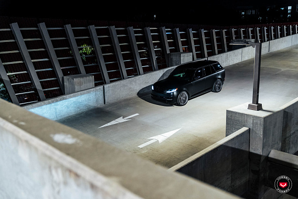 Фото дисков Vossen S17-14 Глянцевый темный лак на Land Rover Range Rover V