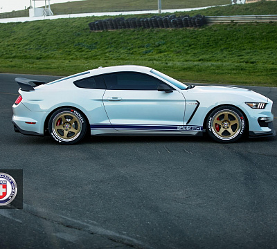 Фото дисков HRE 305 на Ford Mustang VI