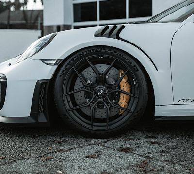 Фото дисков Brixton Forged CM5-R на Porsche 911 VII