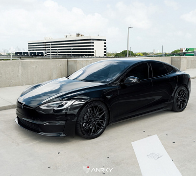 Фото дисков Anrky S1-X1 на Tesla Model S
