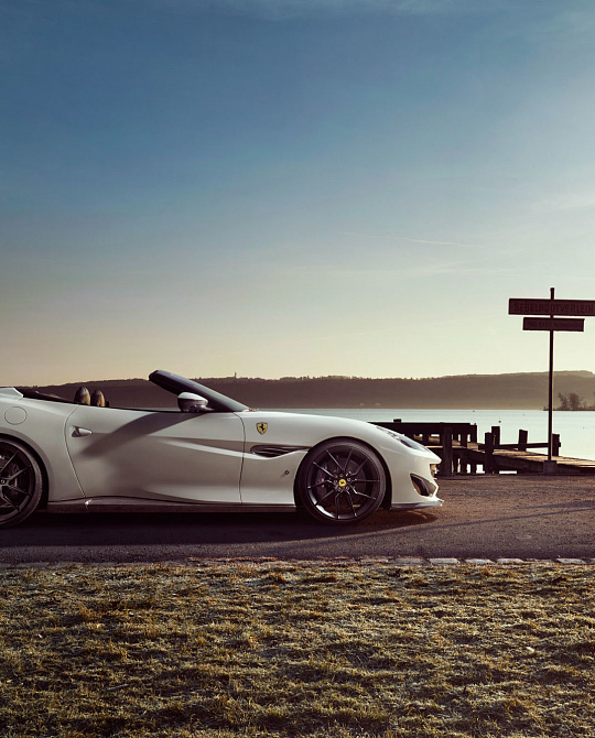 Фото дисков NF8 Черный сатин на Ferrari Portofino