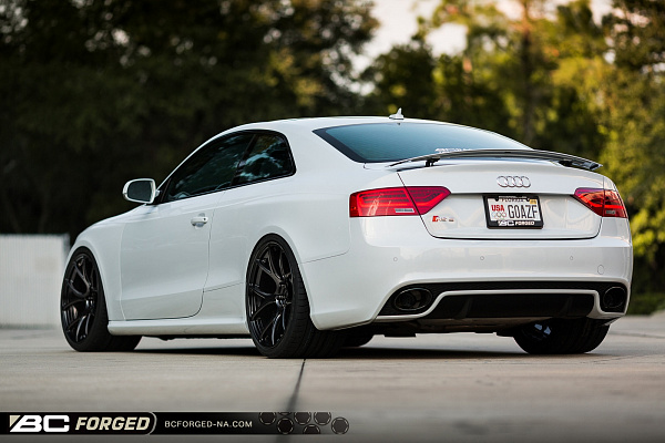 Фото дисков BC Forged RZ05 Черный глянец на Audi A/S/RS 5 (8T)