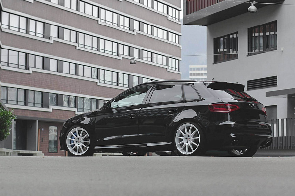 Фото дисков HRE RC103 Белый глянец на Audi A/S/RS 3 (8V)