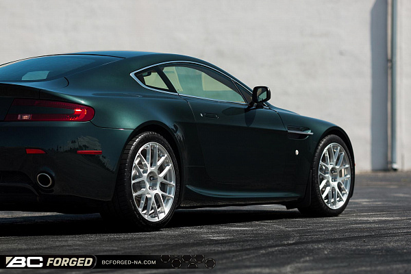 Фото дисков BC Forged RS40 Глянцевый лак на Aston Martin Vantage 3