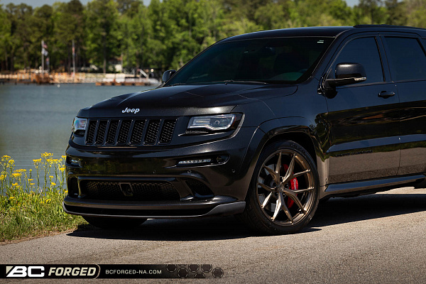 Фото дисков BC Forged RZ21 Глянцевая бронза на Jeep Grand Cherokee IV