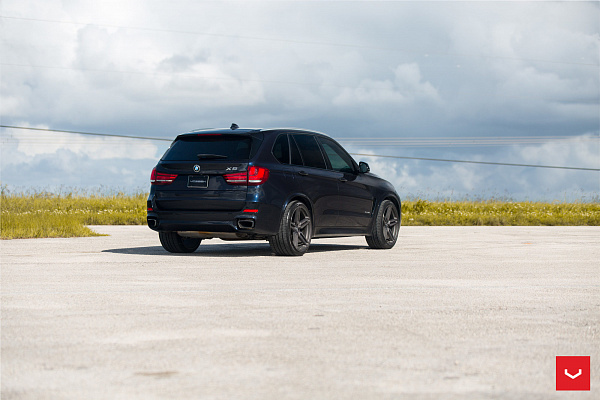 Фото дисков Vossen HF-1 Сатиновый графит на BMW X5/X5 M (F15/F85)
