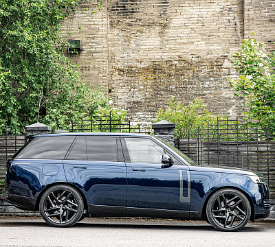 Фото дисков Kahn Type 52 RS на Range Rover V
