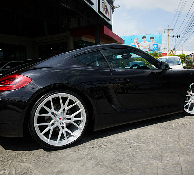 Фото дисков Vossen M-X3 на Porsche Cayman II