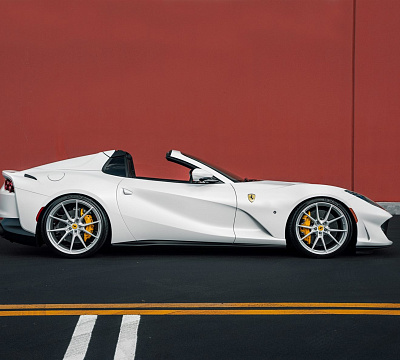 Фото дисков Anrky AN12 на Ferrari 812