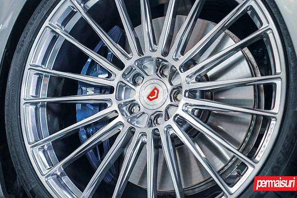 Фото дисков Vossen S17-04 Глянцевый лак на BMW 7 (G11/G12)