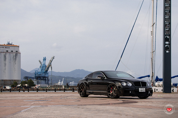 Фото дисков Vossen CG-205 Черный глянец на Bentley Continental GT II