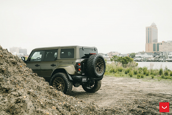 Фото дисков Vossen HFX-1 (6-Lug) Сатиновое темное золото на Ford Bronco