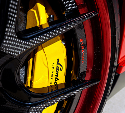 Фото дисков Strasse Wheels SM5R Deep Concave FS на Lamborghini Aventador