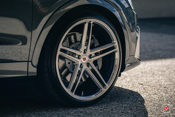 Фото дисков Vossen CG-202 Глянцевый лак на Audi Q3 (8U)