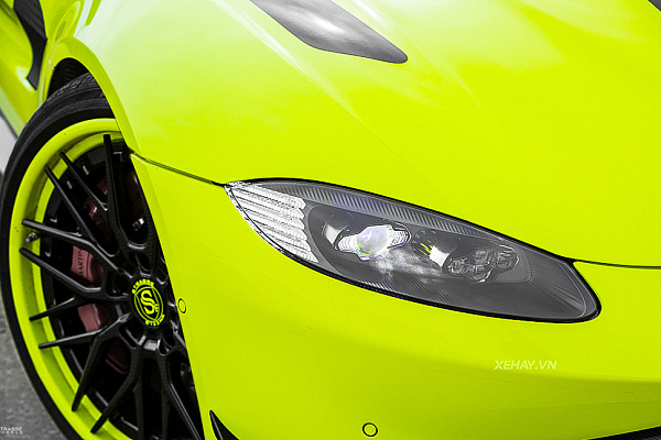 Фото дисков Strasse Wheels SV10M Deep Concave FS Другой цвет на Aston Martin Vantage 2