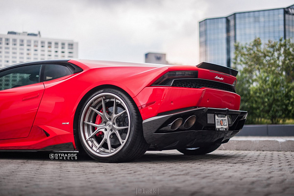 Фото дисков Strasse Wheels SM5R Deep Concave FS Сатиновый темный лак на Lamborghini Huracan