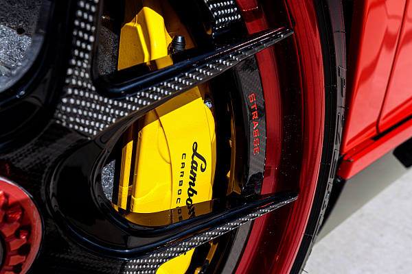 Фото дисков Strasse Wheels SM5R Deep Concave FS Другой цвет на Lamborghini Aventador