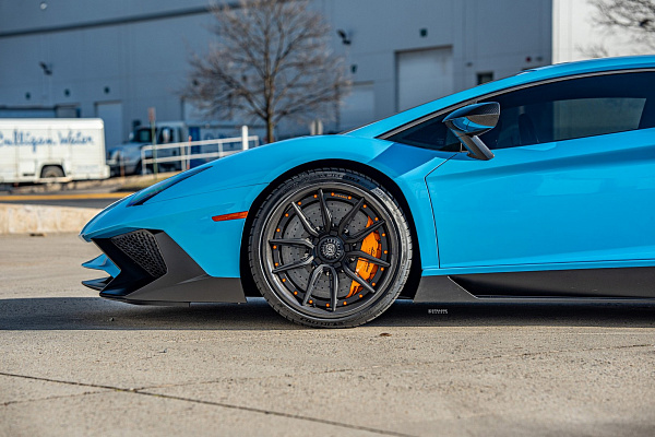 Фото дисков Strasse Wheels SV5-RS Performance Другой цвет на Lamborghini Aventador