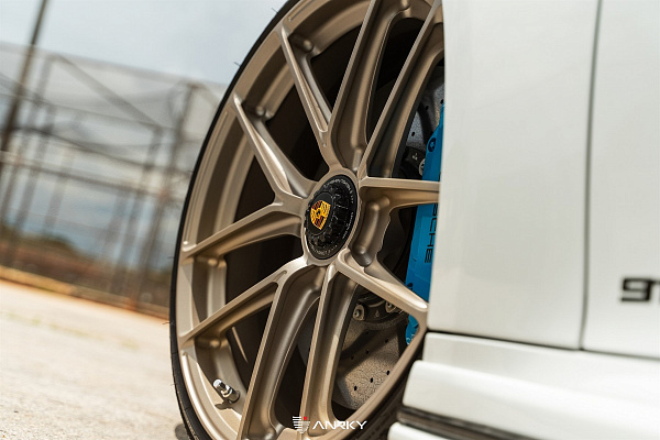 Фото дисков 1886 Wheels XR001 Сатиновая шампань на Porsche 911 VIII