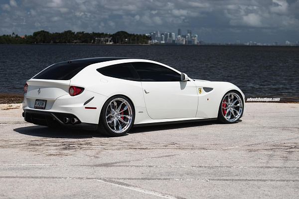 Фото дисков HRE P201 Полированный лак на Ferrari FF