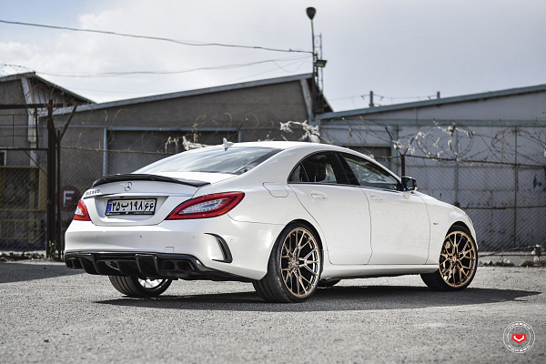 Фото дисков Vossen M-X3 Глянцевая шампань на Mercedes-Benz CLS (C218)