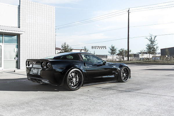 Фото дисков Strasse Wheels R10 Signature Другой цвет на Chevrolet Corvette C6