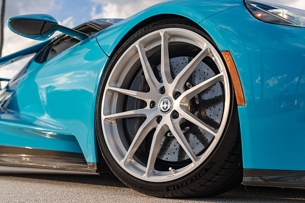 Фото дисков HRE P104 Глянцевый лак на Ford GT II