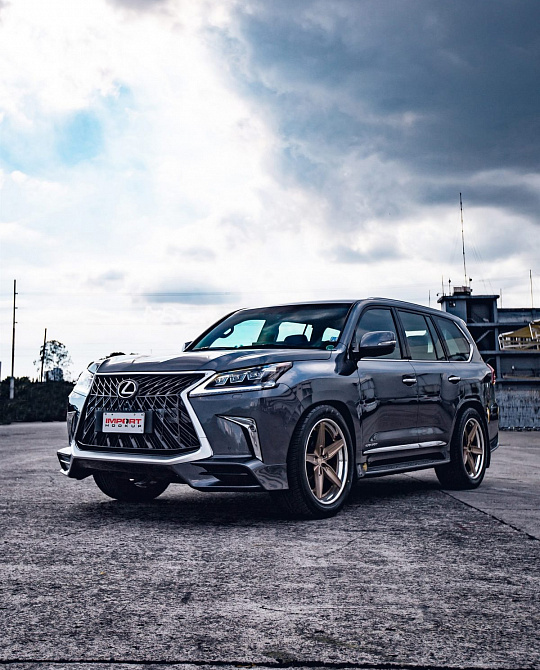 Фото дисков AN35 Сатиновое темное золото на Lexus LX III