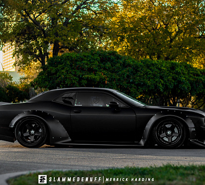 Фото дисков HRE C105 на Dodge Challenger III
