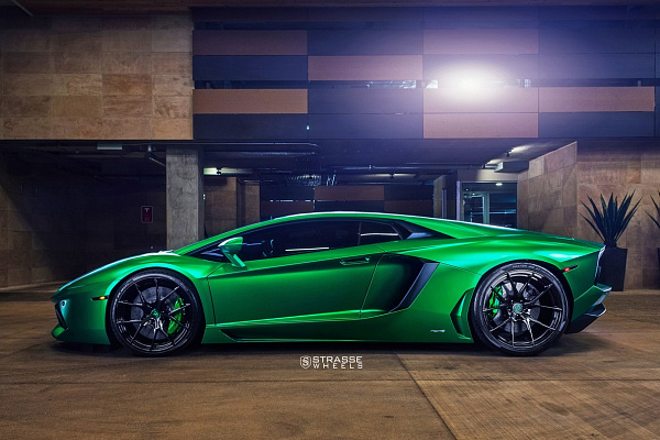 Фото дисков Strasse Wheels SM5R Deep Concave Monoblock Другой цвет на Lamborghini Aventador