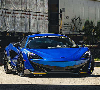 Фото дисков Strasse Wheels R10 Deep Concave FS на McLaren 600