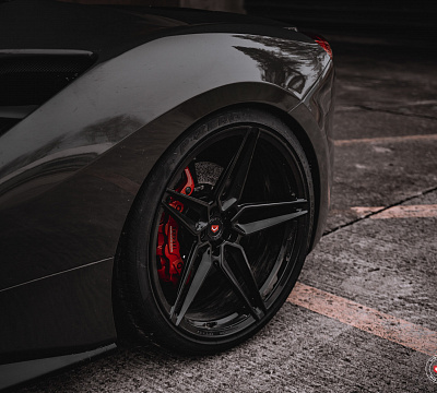 Фото дисков Vossen EVO-1 на Ferrari 488