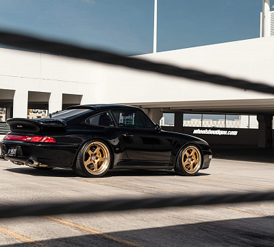 Фото дисков HRE 527 на Porsche 911 IV