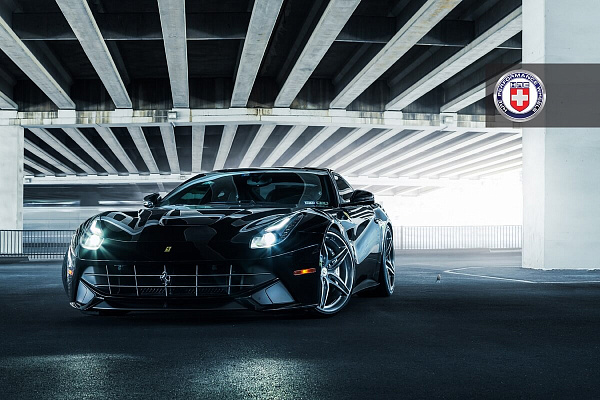 Фото дисков HRE P107 Глянцевый темный лак на Ferrari F12