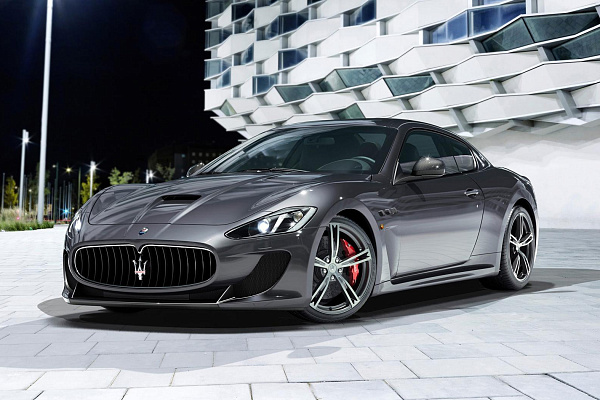 Фото дисков Maserati TROFEO Черный глянец на Maserati GranTurismo I