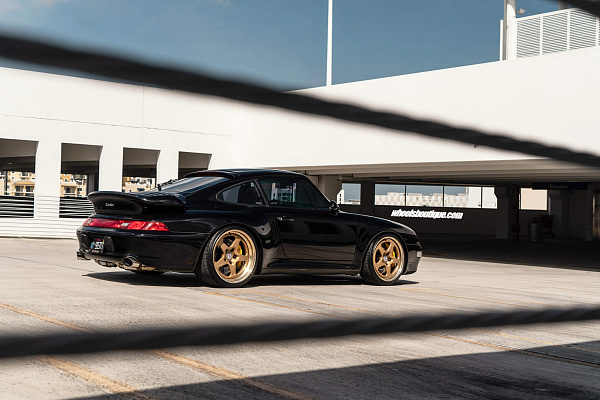 Фото дисков HRE 527 Сатиновое золото на Porsche 911 IV
