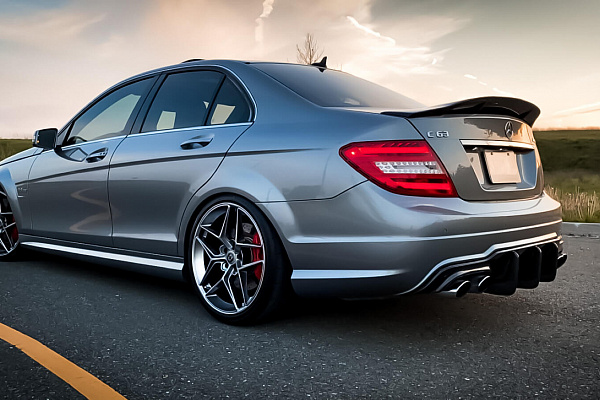 Фото дисков HRE FF11 Глянцевый графит на Mercedes-Benz C-Class (W204)
