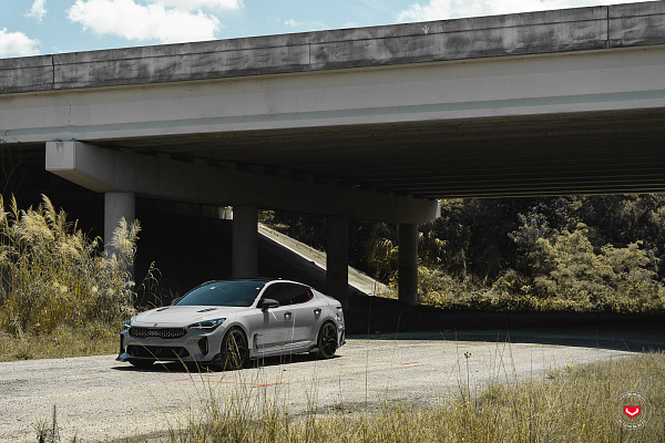 Фото дисков Vossen EVO-3 Черный глянец на Kia Stinger