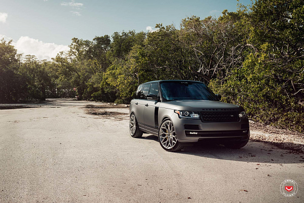 Фото дисков Vossen S17-01 Глянцевый тонированный лак на Range Rover IV