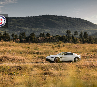 Фото дисков HRE P104SC на Aston Martin Vantage 4