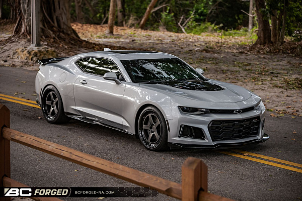 Фото дисков BC Forged LE05 // MLE05 Матовый графит на Chevrolet Camaro VI