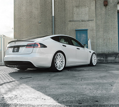Фото дисков Anrky S1-X1 на Tesla Model S