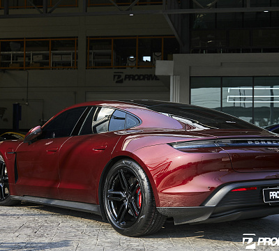Фото дисков Vossen HF-1 на Porsche Taycan I