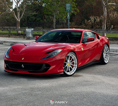 Фото дисков Anrky AN28 на Ferrari 812