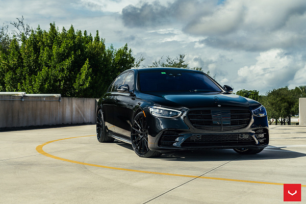 Фото дисков Vossen HF-4T Черный глянец на Mercedes-Benz S-Class (W223)