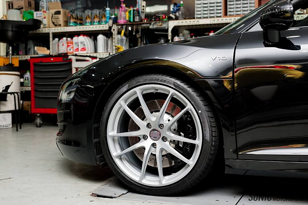 Фото дисков HRE P104 Серебро на Audi R8 (Typ 42)