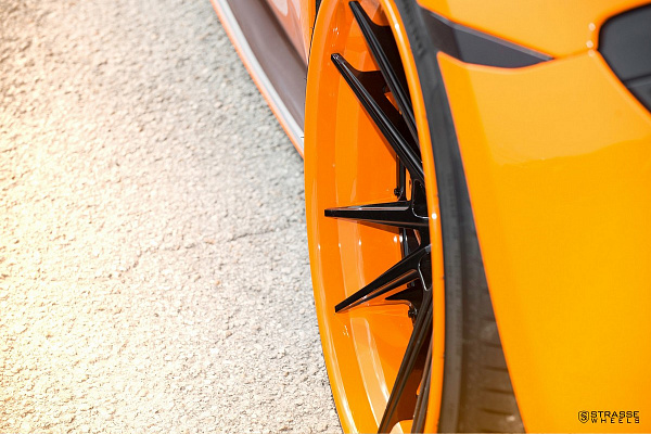 Фото дисков Strasse Wheels SV1 Deep Concave FS Другой цвет на McLaren 570S