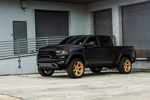 Фото дисков Anrky AN36-S Сатиновое золото на Ram 1500 V